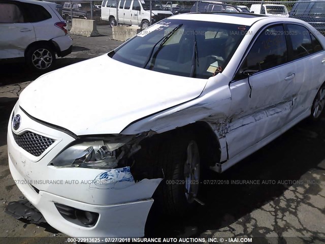 4T1BF3EK7BU752675 - 2011 TOYOTA CAMRY SE/LE/XLE თეთრი ფოტო 6