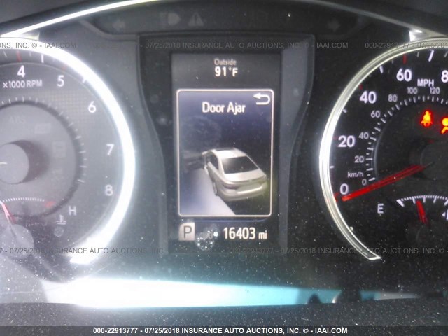 4T1BF1FK0HU311580 - 2017 TOYOTA CAMRY LE/XLE/SE/XSE 灰色 照片 7