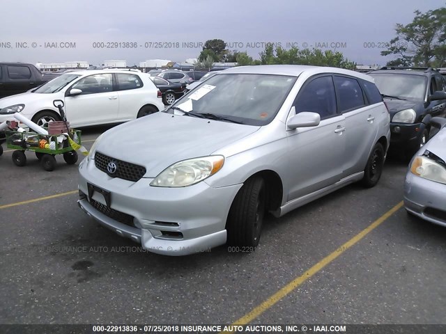 2T1KR32E74C244586 - 2004 TOYOTA COROLLA MATRIX XR SILVER photo 2