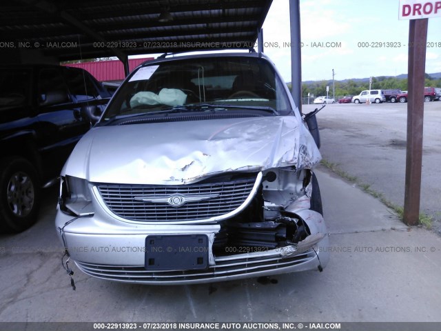 2C8GP74L11R294392 - 2001 CHRYSLER TOWN & COUNTRY EX SILVER photo 6