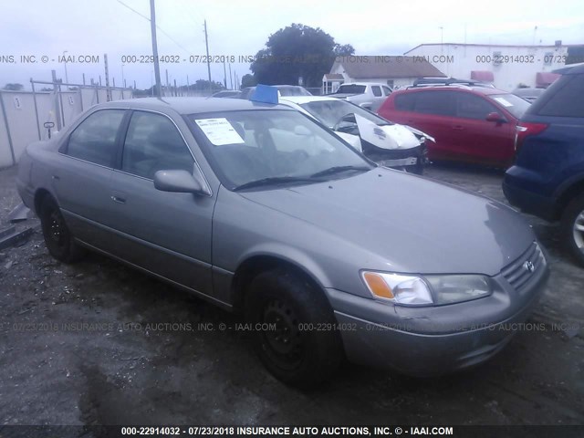 4T1BG22K3WU294053 - 1998 TOYOTA CAMRY CE/LE/XLE 金色 照片 1