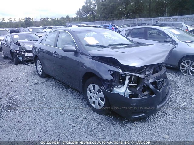 4T1BF3EK5AU038865 - 2010 TOYOTA CAMRY SE/LE/XLE ნაცრისფერი ფოტო 1