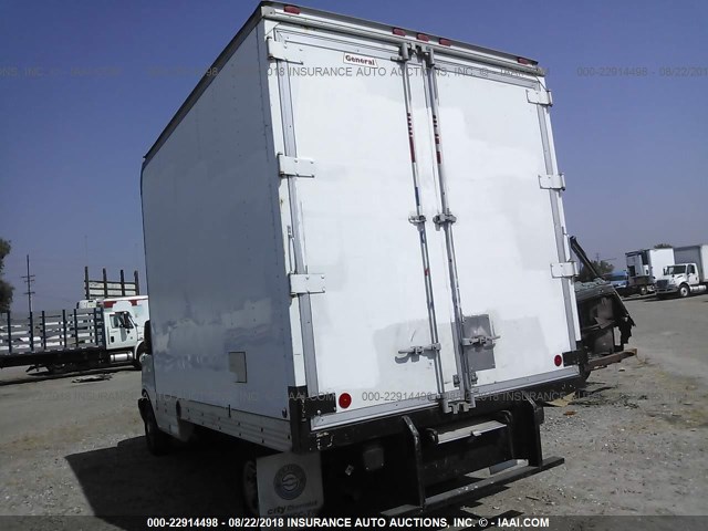 1GBHG31U441213605 - 2004 CHEVROLET EXPRESS G3500  WHITE photo 3