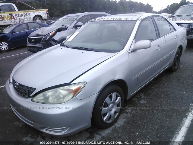 4T1BE32K42U507372 - 2002 TOYOTA CAMRY LE/XLE/SE Gümüş foto 2