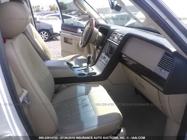 5LMFU27515LJ02613 - 2005 LINCOLN NAVIGATOR Ağ foto 5