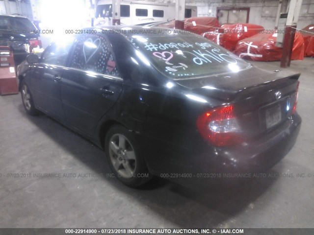 JTDBE32K720060368 - 2002 TOYOTA CAMRY LE/XLE/SE Qara foto 3