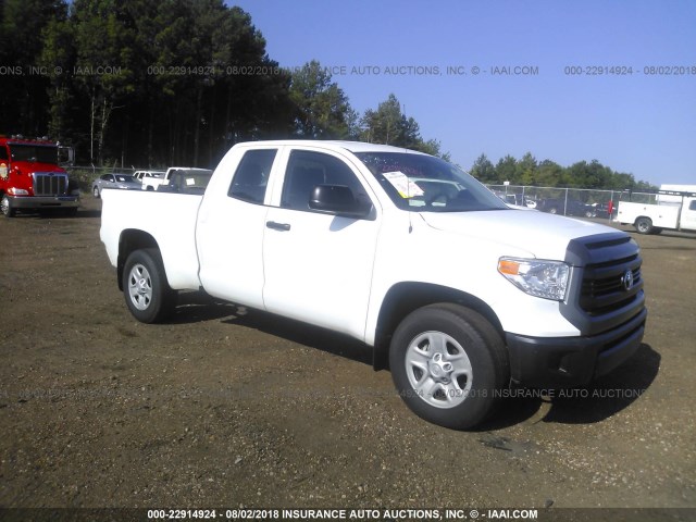 5TFRM5F18HX115327 - 2017 TOYOTA TUNDRA DOUBLE CAB SR/SR5 WHITE photo 1