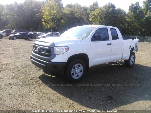 5TFRM5F18HX115327 - 2017 TOYOTA TUNDRA DOUBLE CAB SR/SR5 WHITE photo 2