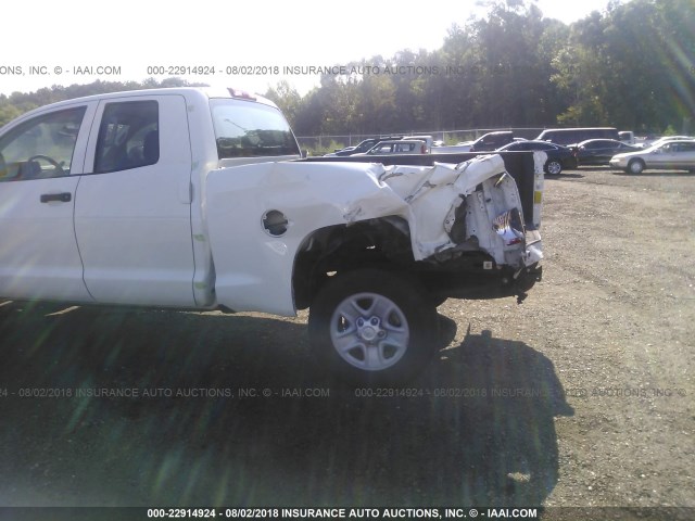5TFRM5F18HX115327 - 2017 TOYOTA TUNDRA DOUBLE CAB SR/SR5 WHITE photo 6