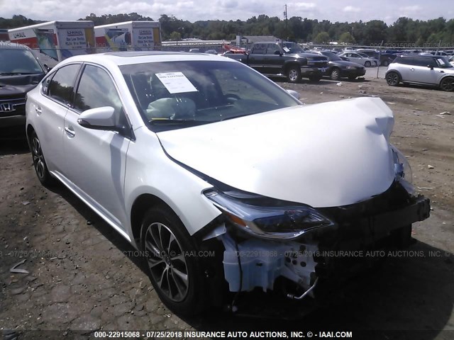 4T1BK1EB8JU273390 - 2018 TOYOTA AVALON XLE PLUS/PREMIUM/TOUR/LTD WHITE photo 1