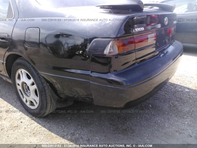 4T1BG22K8WU195812 - 1998 TOYOTA CAMRY CE/LE/XLE 黑色 照片 6