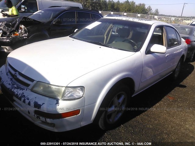 JN1CA21DXWM927518 - 1998 NISSAN MAXIMA GLE/GXE/SE WHITE photo 2