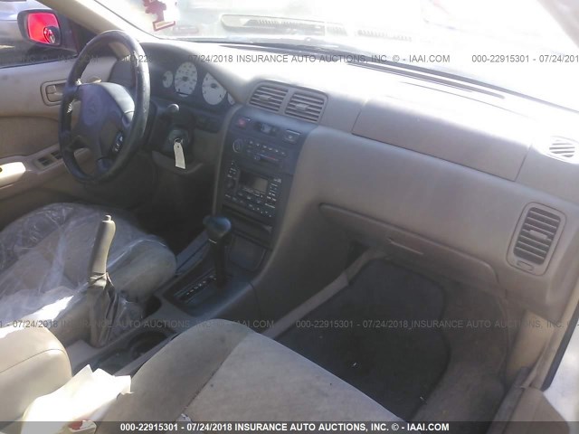 JN1CA21DXWM927518 - 1998 NISSAN MAXIMA GLE/GXE/SE WHITE photo 5