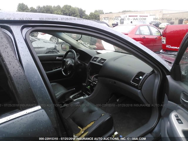 JHMCN36445C018628 - 2005 HONDA ACCORD HYBRID BLACK photo 5