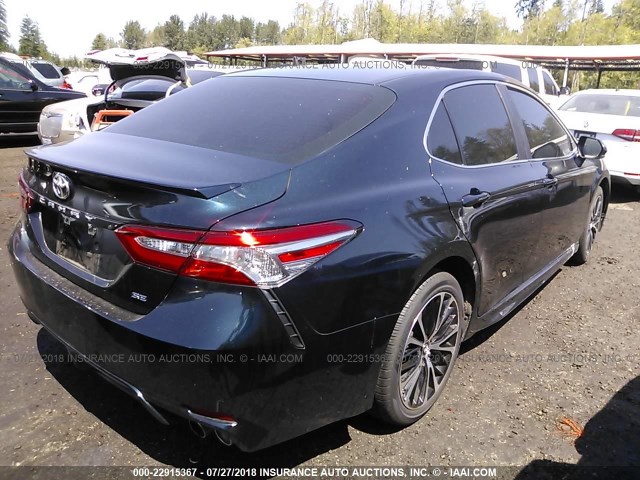 4T1B11HK4JU530396 - 2018 TOYOTA CAMRY L/LE/XLE/SE/XSE GREEN photo 4