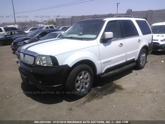 5LMFU27R83LJ42736 - 2003 LINCOLN NAVIGATOR WHITE photo 2