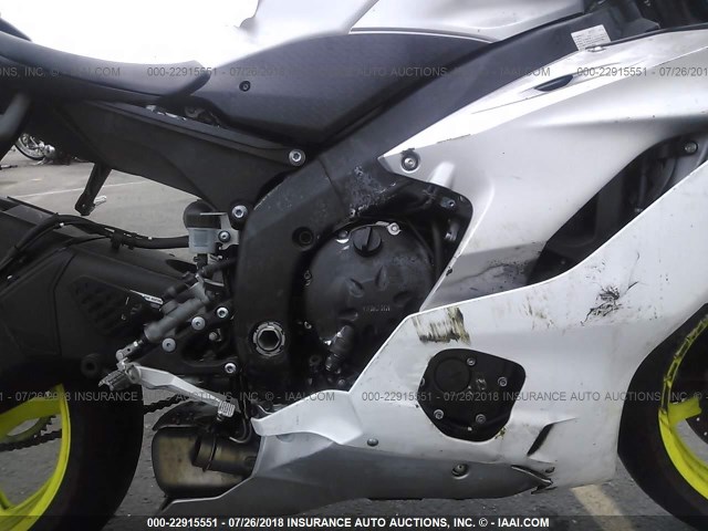 JYARJ28Y3HA000070 - 2017 YAMAHA YZFR6 C WHITE photo 8