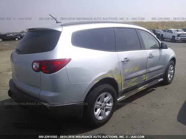 1GNLREED4AS102930 - 2010 CHEVROLET TRAVERSE LS SILVER photo 4