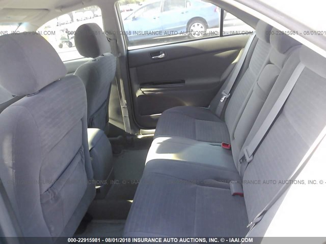 4T1BF32K05U102143 - 2005 TOYOTA CAMRY LE/XLE/SE ვერცხლისფერი ფოტო 8