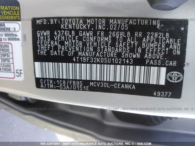 4T1BF32K05U102143 - 2005 TOYOTA CAMRY LE/XLE/SE ვერცხლისფერი ფოტო 9