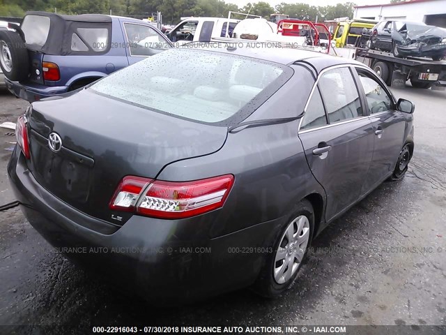 4T1BF3EK7BU605417 - 2011 TOYOTA CAMRY SE/LE/XLE ნაცრისფერი ფოტო 4