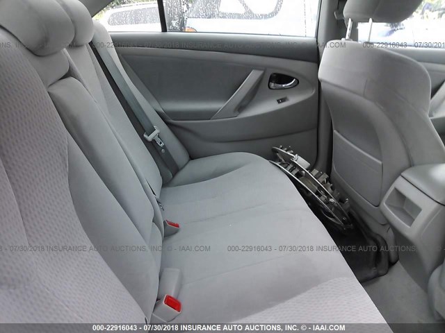 4T1BF3EK7BU605417 - 2011 TOYOTA CAMRY SE/LE/XLE ნაცრისფერი ფოტო 8