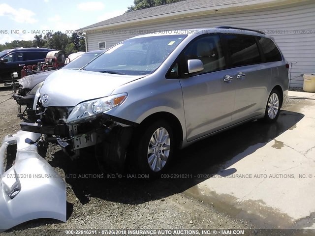 5TDDK3DC3BS012838 - 2011 TOYOTA SIENNA XLE/LIMITED SILVER photo 2