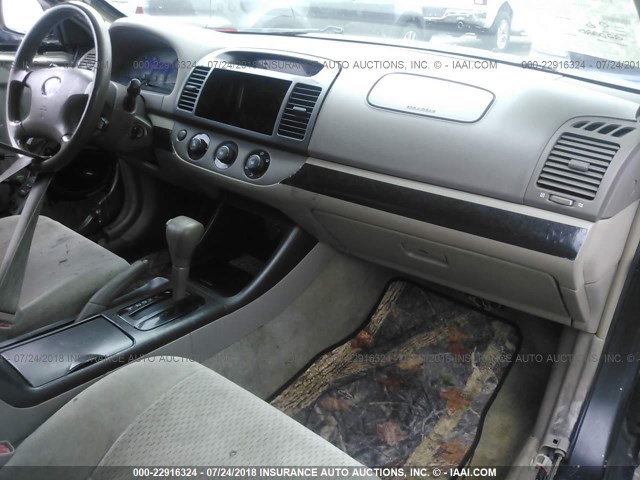 JTDBE32K820073422 - 2002 TOYOTA CAMRY LE/XLE/SE Qara foto 5