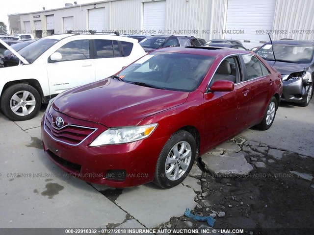 4T4BF3EK1AR059573 - 2010 TOYOTA CAMRY SE/LE/XLE RED photo 2