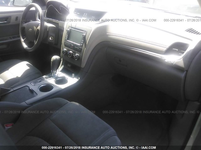 1GNKRFED6EJ262711 - 2014 CHEVROLET TRAVERSE LS WHITE photo 5