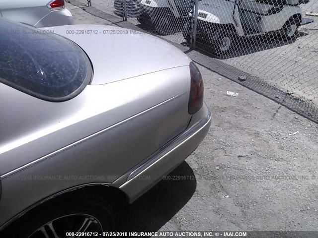 1LNFM97V4WY633899 - 1998 LINCOLN CONTINENTAL  Қоңыр фото 6