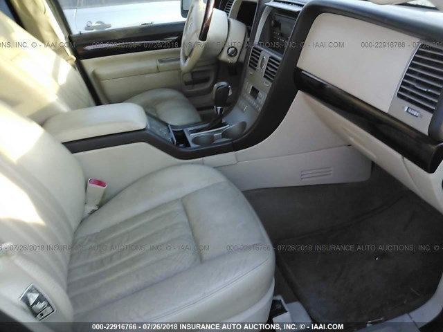 5LMEU68HX3ZJ15057 - 2003 LINCOLN AVIATOR 黑色 照片 5