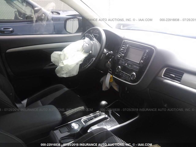 JA4AZ2A35HZ013598 - 2017 MITSUBISHI OUTLANDER ES SILVER photo 5