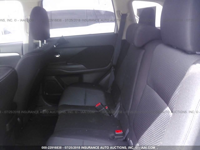 JA4AZ2A35HZ013598 - 2017 MITSUBISHI OUTLANDER ES SILVER photo 8