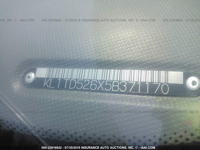 KL1TD526X5B371170 - 2005 CHEVROLET AVEO LS BLUE photo 9