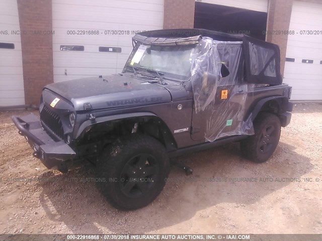 1C4AJWAG2HL618480 - 2017 JEEP WRANGLER SPORT رمادي صورة 2
