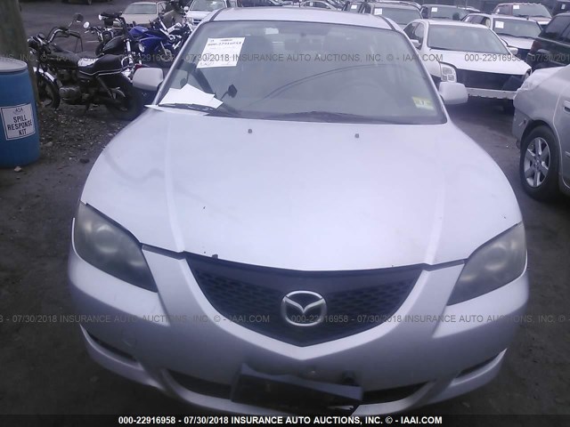 JM1BK12F941105727 - 2004 MAZDA 3 I GRAY photo 6