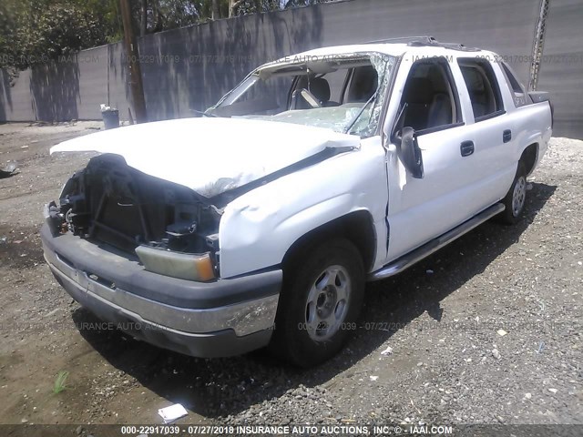 3GNEC12T24G181282 - 2004 CHEVROLET AVALANCHE C1500 WHITE photo 2