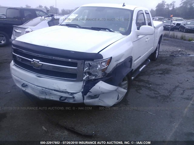 1GCEK190X7Z542298 - 2007 CHEVROLET SILVERADO K1500 WHITE photo 6