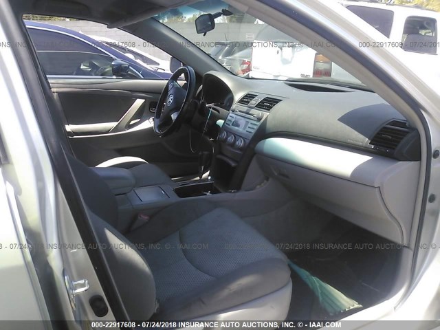 4T1BE46K19U363659 - 2009 TOYOTA CAMRY SE/LE/XLE 银色 照片 5