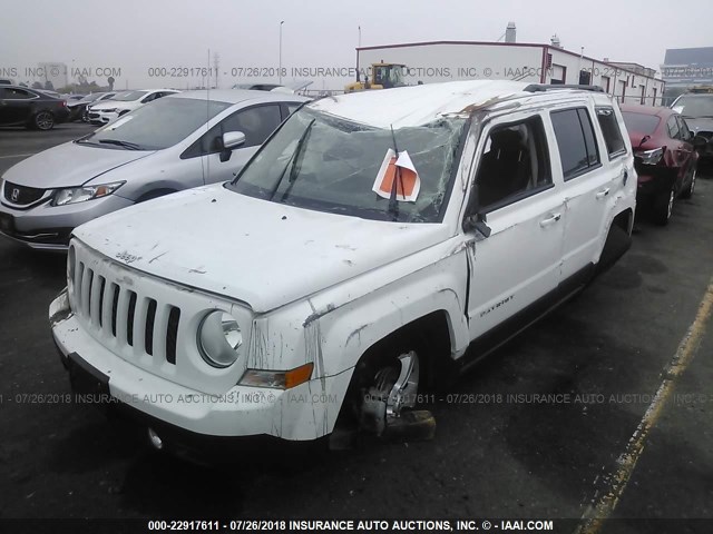 1C4NJPFA2HD117417 - 2017 JEEP PATRIOT LATITUDE WHITE photo 2