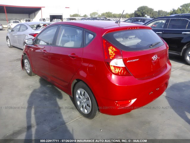 KMHCT5AE4GU280032 - 2016 HYUNDAI ACCENT SE RED photo 3