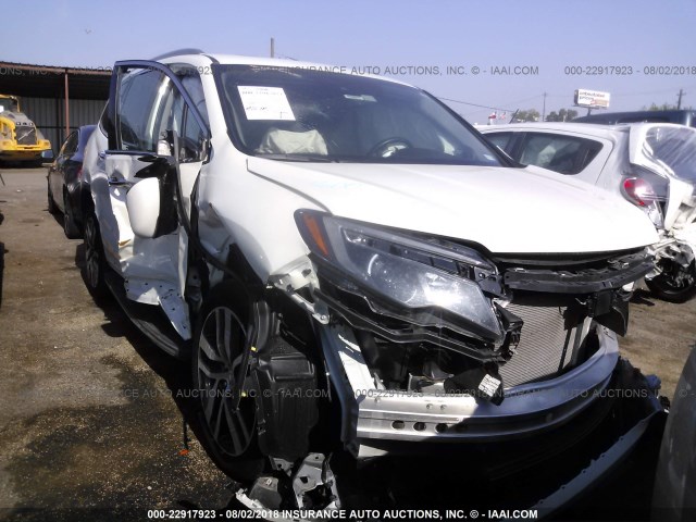 5FNYF6H95HB025853 - 2017 HONDA PILOT TOURING WHITE photo 1