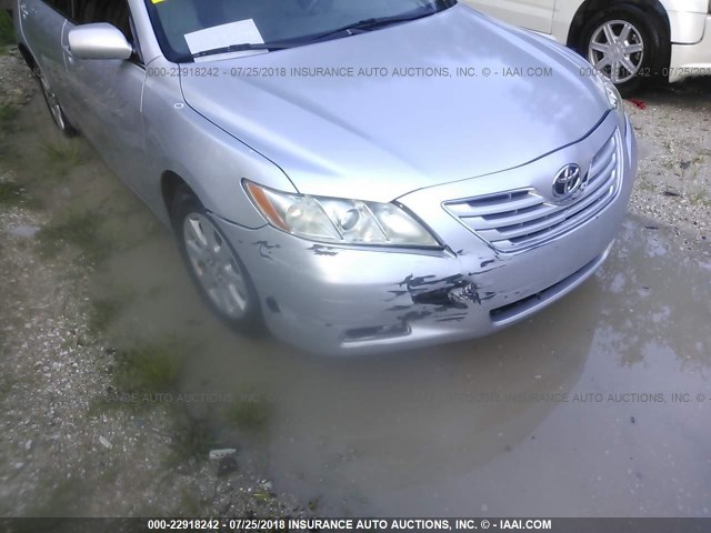 4T1BK46K57U050975 - 2007 TOYOTA CAMRY NEW GENERAT LE/XLE/SE SILVER photo 6