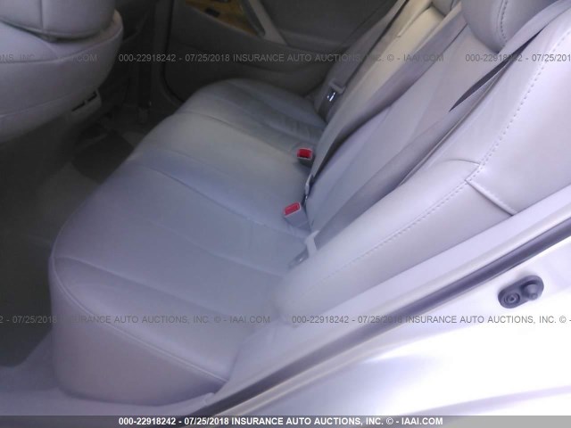 4T1BK46K57U050975 - 2007 TOYOTA CAMRY NEW GENERAT LE/XLE/SE SILVER photo 8