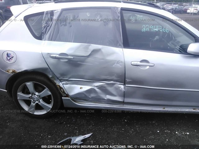 JM1BK343641157847 - 2004 MAZDA 3 HATCHBACK SILVER photo 6