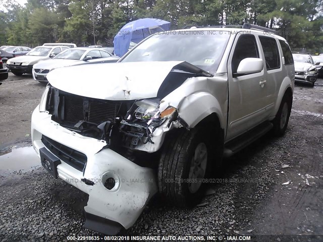 5N1AR18B08C624778 - 2008 NISSAN PATHFINDER S/LE/SE WHITE photo 2