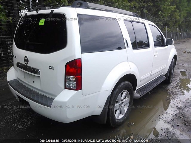 5N1AR18B08C624778 - 2008 NISSAN PATHFINDER S/LE/SE WHITE photo 4