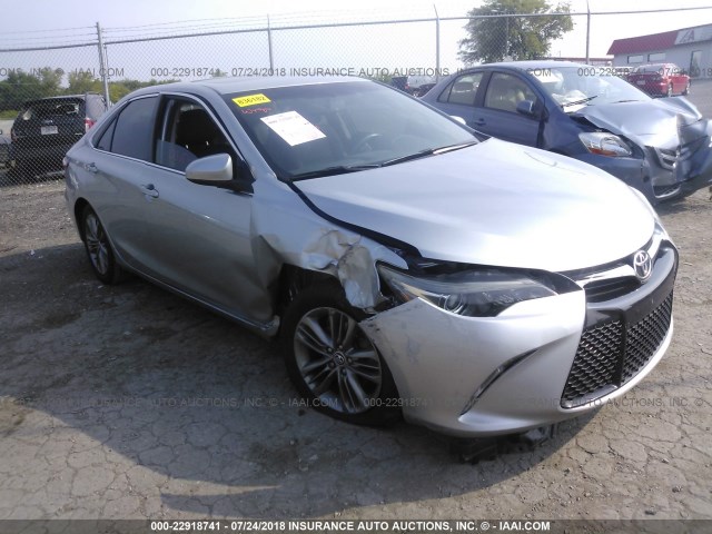 4T1BF1FK8FU929789 - 2015 TOYOTA CAMRY LE/XLE/SE/XSE 银色 照片 1
