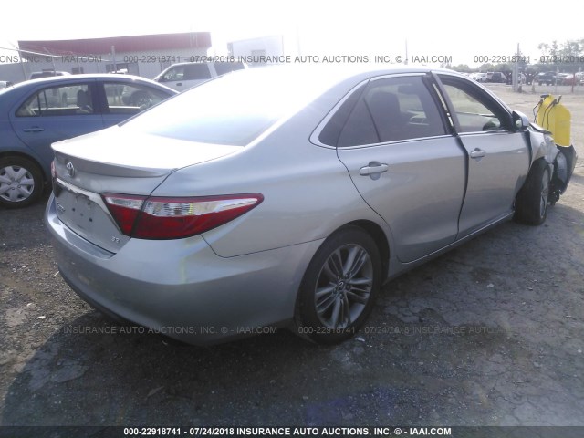 4T1BF1FK8FU929789 - 2015 TOYOTA CAMRY LE/XLE/SE/XSE 银色 照片 4